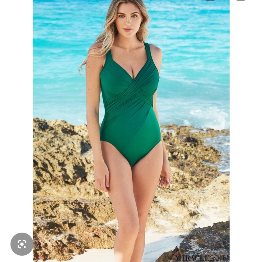 NWT Miraclesuit Rock Solid Revele One Piece Swimsuit Green Size 12 6516619